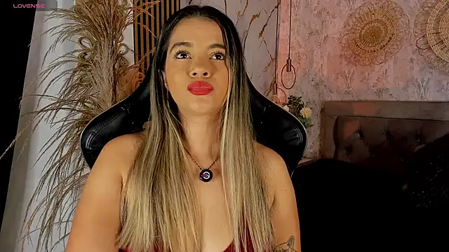Snapshot of Leidy_2026 chatting on May 11, 2026, 1:01 pm Leidy 2026 online show from May 11, 2026, 1:01 pm