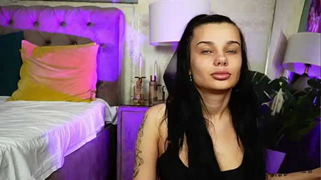 MiraBabeX online show from April 28, 2026, 4:28 am