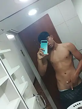 Snapshot of Dariosuarez1109 chatting on July 17, 2026, 6:05 pm Dariosuarez1109 online show from July 17, 2026, 6:05 pm