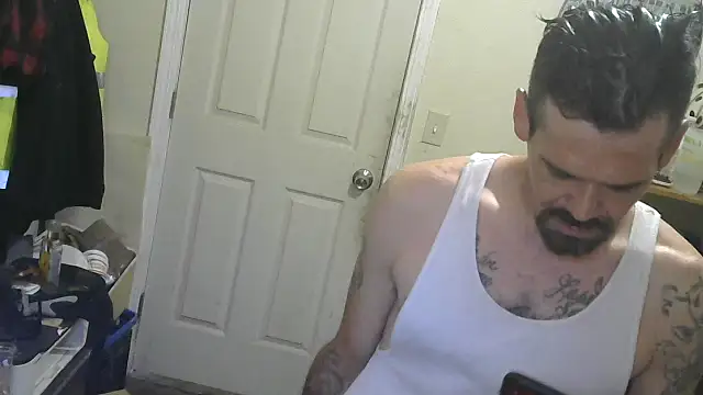 Snapshot of Johnny1991Blunt chatting on May 27, 2026, 6:48 pm Johnny1991Blunt online show from May 27, 2026, 6:48 pm