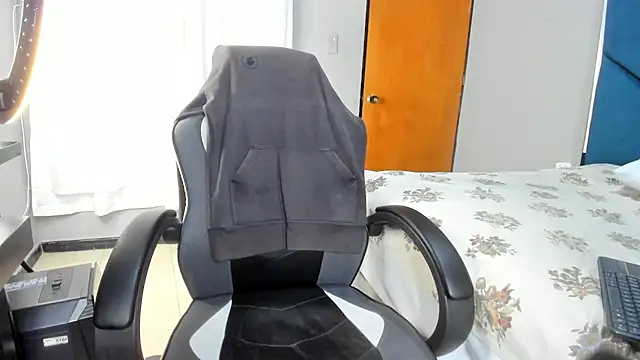Snapshot of JassonMuller chatting on May 5, 2026, 3:20 am JassonMuller online show from May 5, 2026, 3:20 am