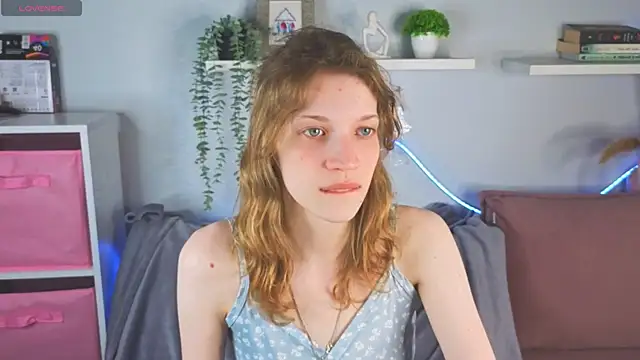 Snapshot of Emily_Cartex chatting on May 17, 2026, 5:51 am Emily Cartex online show from May 17, 2026, 5:51 am