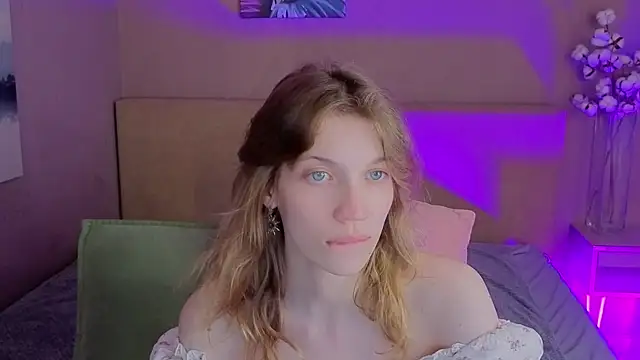 Snapshot of Emily_Cartex chatting on July 24, 2026, 5:58 am Emily Cartex online show from July 24, 2026, 5:58 am