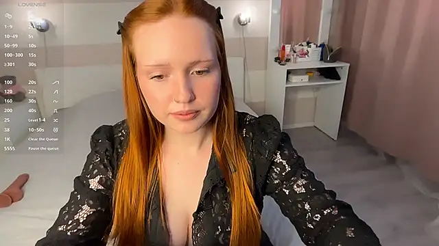 Snapshot of KikiBorn chatting on May 11, 2026, 9:54 am KikiBorn online show from May 11, 2026, 9:54 am