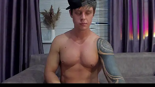 Snapshot of MarcoErra chatting on July 2, 2026, 3:51 pm MarcoErra online show from July 2, 2026, 3:51 pm