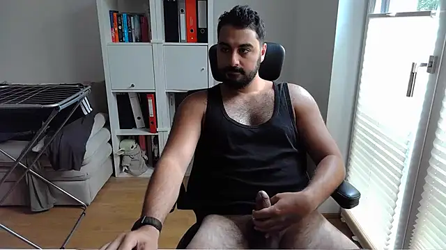 Snapshot of Voyagercam chatting on July 19, 2026, 12:46 pm Voyagercam online show from July 19, 2026, 12:46 pm