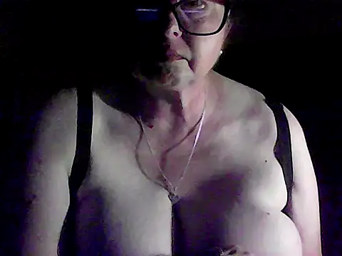 Sexyhoneybee1 online show from April 26, 2026, 6:32 am