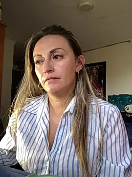 Snapshot of Angel_Nova_ chatting on August 6, 2026, 10:38 pm Angel Nova online show from August 6, 2026, 10:38 pm
