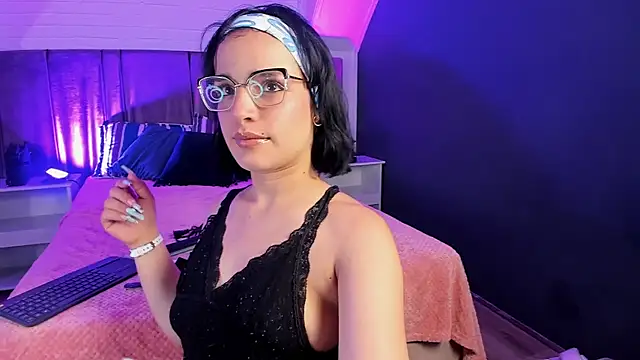 Azahara 18 online show from April 30, 2026, 11:42 pm