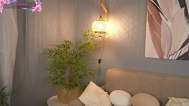 Snapshot of Lunea_Evienne_ chatting on May 31, 2026, 9:37 am Lunea Evienne online show from May 31, 2026, 9:37 am