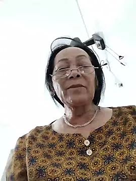 Snapshot of mouth22 chatting on July 17, 2026, 12:35 pm mouth22 online show from July 17, 2026, 12:35 pm