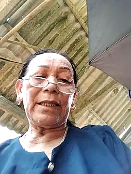 Snapshot of mouth22 chatting on June 24, 2026, 6:34 am mouth22 online show from June 24, 2026, 6:34 am
