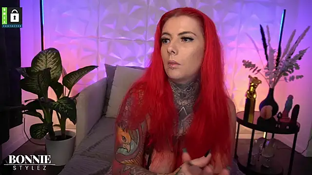 Snapshot of BonnieStylez chatting on October 5, 2025, 2:24 am BonnieStylez online show from October 5, 2025, 2:24 am