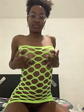 Snapshot of Julyshygirl chatting on May 1, 2026, 10:37 pm Julyshygirl online show from May 1, 2026, 10:37 pm