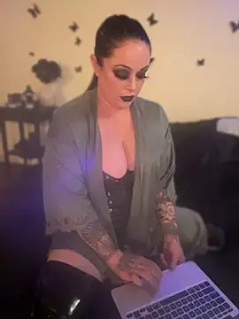 tacyeannxo online show from July 26, 2026, 9:27 am