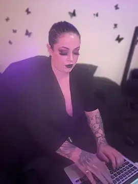 tacyeannxo online show from July 24, 2026, 6:59 pm