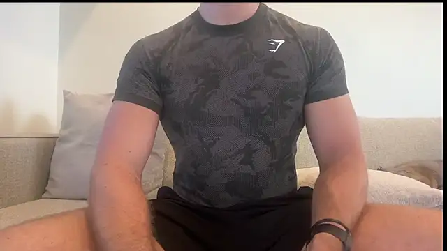Snapshot of gymshrk chatting on August 4, 2026, 4:00 pm gymshrk online show from August 4, 2026, 4:00 pm