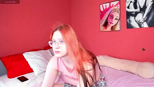 Snapshot of Queen_Milena chatting on June 29, 2026, 3:02 am Queen Milena online show from June 29, 2026, 3:02 am