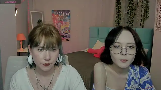 Snapshot of Lilac-Muse chatting on May 14, 2026, 11:51 am Lilac-Muse online show from May 14, 2026, 11:51 am