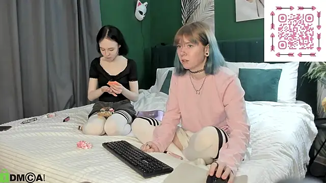 Snapshot of Lilac-Muse chatting on May 21, 2026, 3:26 am Lilac-Muse online show from May 21, 2026, 3:26 am