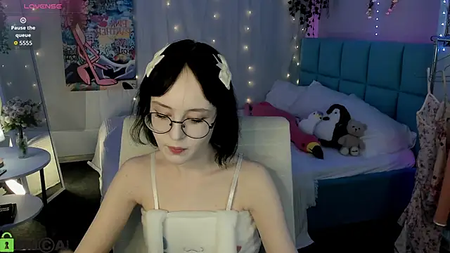Snapshot of Lilac-Muse chatting on June 26, 2026, 11:05 am Lilac-Muse online show from June 26, 2026, 11:05 am