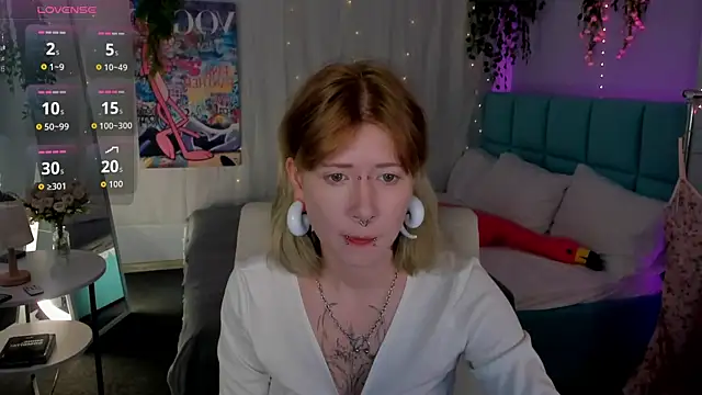 Snapshot of Elira_Vane chatting on July 1, 2026, 2:56 am Elira Vane online show from July 1, 2026, 2:56 am