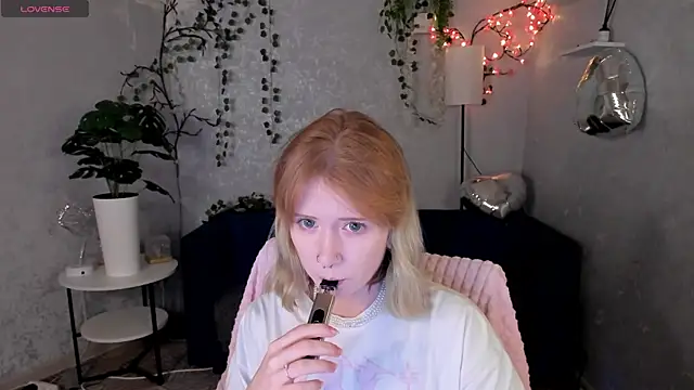 Snapshot of Elira_Vane chatting on July 13, 2026, 2:55 am Elira Vane online show from July 13, 2026, 2:55 am