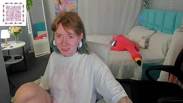 Snapshot of Elira_Vane chatting on June 10, 2026, 2:57 am Elira Vane online show from June 10, 2026, 2:57 am