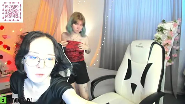 Snapshot of Elira_Vane chatting on June 5, 2026, 3:00 am Elira Vane online show from June 5, 2026, 3:00 am