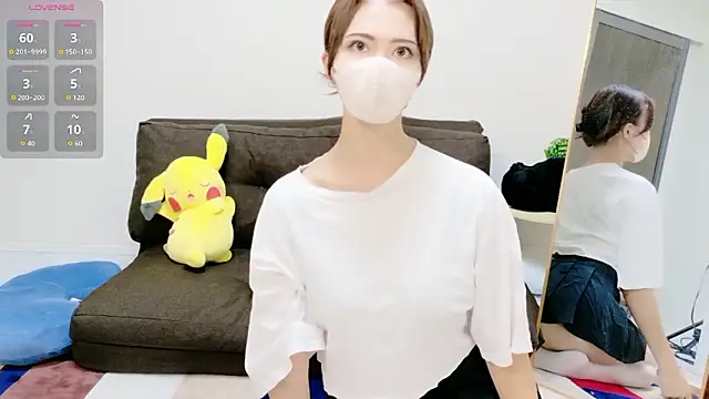Snapshot of Mirei-chan chatting on May 3, 2026, 7:24 am Mirei-chan online show from May 3, 2026, 7:24 am