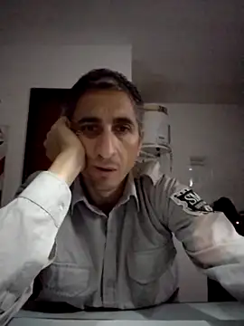 Alejandro83bsf online show from May 16, 2026, 4:11 am