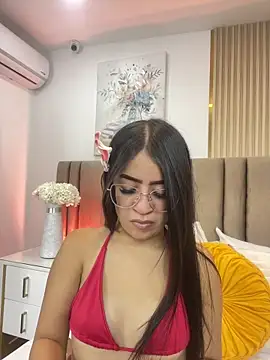  Nur  online show from May 4, 2026, 12:52 pm