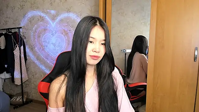 Akiba cute online show from May 14, 2026, 12:35 pm