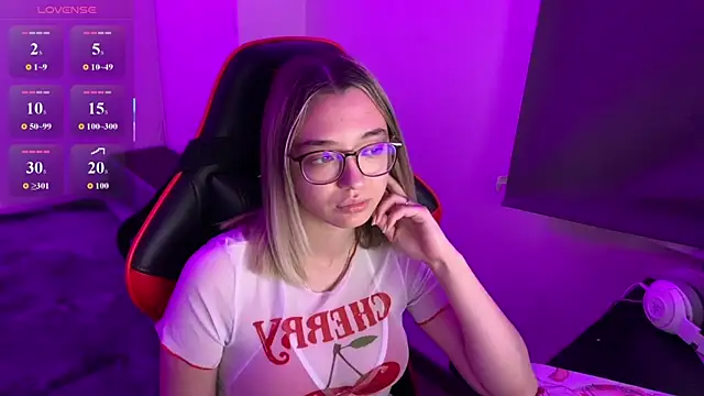 Jessica nigh online show from June 15, 2026, 3:01 pm