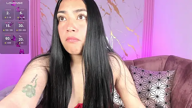 Snapshot of Lizzie_m chatting on May 5, 2026, 1:14 pm Lizzie m online show from May 5, 2026, 1:14 pm