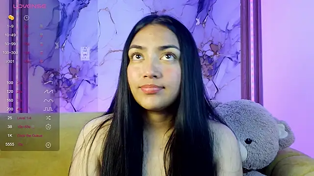 Snapshot of Lizzie_m chatting on May 11, 2026, 2:45 pm Lizzie m online show from May 11, 2026, 2:45 pm
