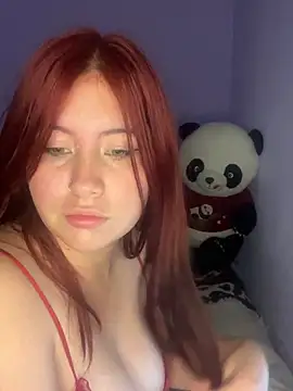 Snapshot of Caro_redd chatting on April 28, 2026, 7:35 am Caro redd online show from April 28, 2026, 7:35 am