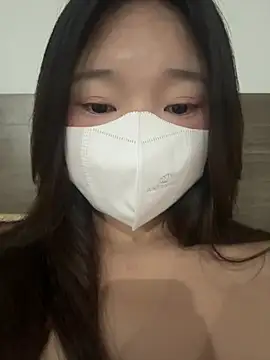 Snapshot of Ni_Tran chatting on July 16, 2026, 5:21 pm Ni Tran online show from July 16, 2026, 5:21 pm