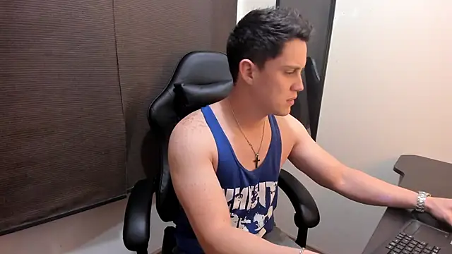 Snapshot of KendricTorres chatting on June 18, 2026, 2:21 am KendricTorres online show from June 18, 2026, 2:21 am