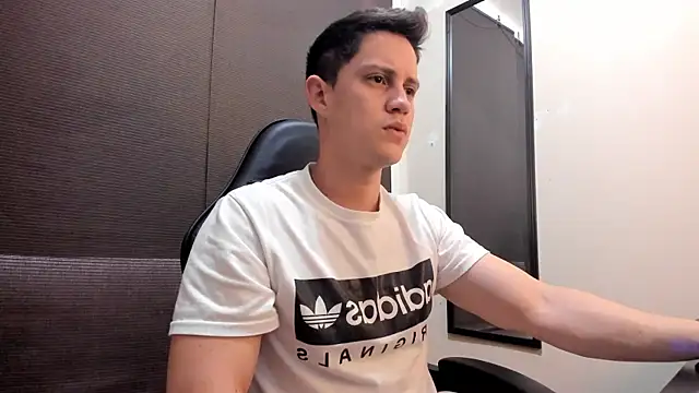 Snapshot of KendricTorres chatting on June 19, 2026, 2:23 pm KendricTorres online show from June 19, 2026, 2:23 pm