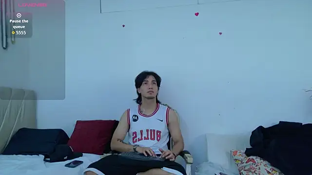 Snapshot of sweetauracouple chatting on June 17, 2026, 12:04 pm sweetauracouple online show from June 17, 2026, 12:04 pm