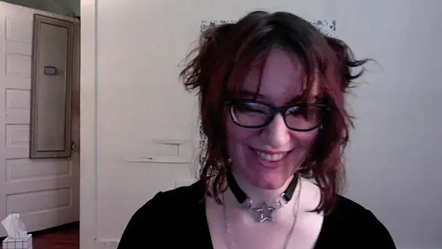 Snapshot of AnnywnBelle chatting on May 1, 2026, 10:04 pm AnnywnBelle online show from May 1, 2026, 10:04 pm