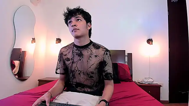 Snapshot of SahirCharm chatting on May 14, 2026, 5:32 pm SahirCharm online show from May 14, 2026, 5:32 pm