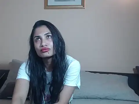 Snapshot of rebecka_sweet chatting on May 14, 2026, 5:21 pm rebecka sweet online show from May 14, 2026, 5:21 pm