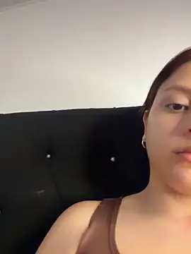 Snapshot of HayleyRoss_ chatting on July 9, 2026, 5:23 pm HayleyRoss online show from July 9, 2026, 5:23 pm