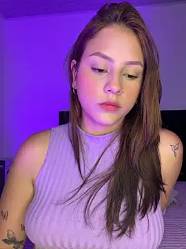 Snapshot of HayleyRoss_ chatting on June 16, 2026, 5:40 am HayleyRoss online show from June 16, 2026, 5:40 am