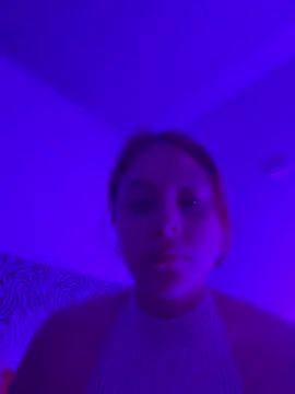 Snapshot of HayleyRoss_ chatting on June 6, 2026, 2:39 am HayleyRoss online show from June 6, 2026, 2:39 am