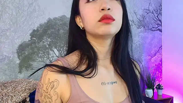 Snapshot of AshleyGross_ chatting on May 6, 2026, 7:51 pm AshleyGross online show from May 6, 2026, 7:51 pm