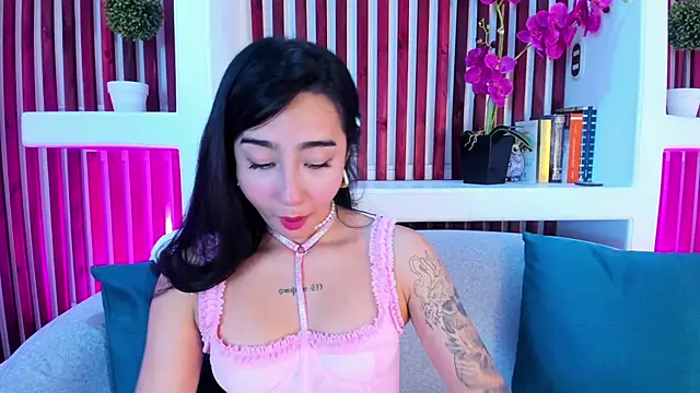 Snapshot of AshleyGross_ chatting on May 18, 2026, 7:51 pm AshleyGross online show from May 18, 2026, 7:51 pm