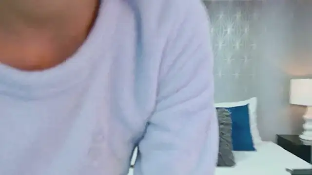 VioletSweetts online show from April 28, 2026, 9:30 pm